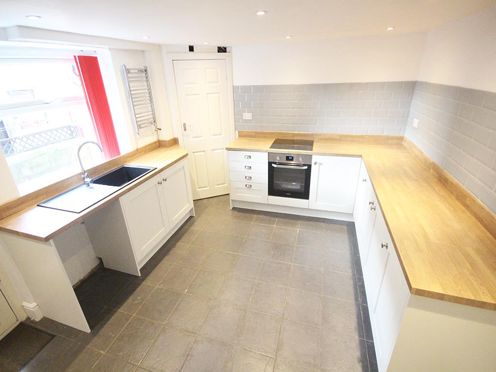 3 bedroom end terrace house To Let in Foulridge, Colne - IMG_4205.jpg